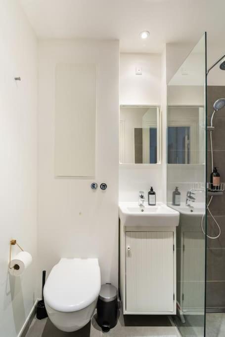 كوبنهاجن Cozy Apartment In Christianshavn W Two Balconies. المظهر الخارجي الصورة