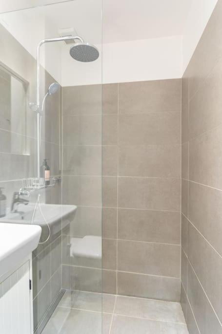 كوبنهاجن Cozy Apartment In Christianshavn W Two Balconies. المظهر الخارجي الصورة
